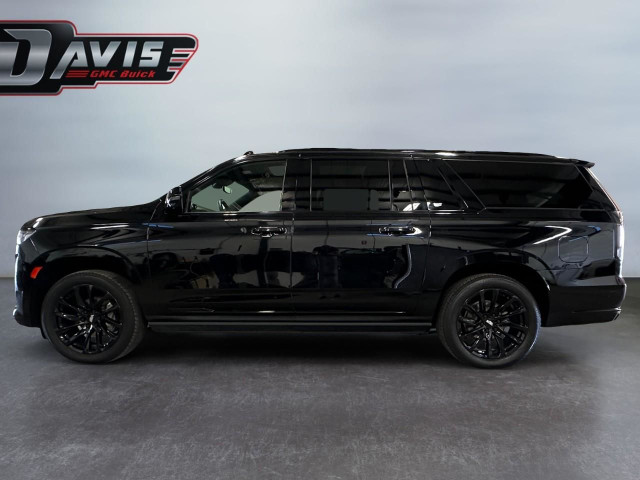 2023 Cadillac Escalade ESV Sport 3.0L DURAMAX 6CYL | HEATED &... in Cars & Trucks in Lethbridge - Image 2