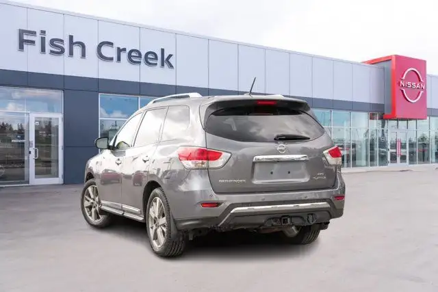 2016 Nissan Pathfinder Platinum | One Owner | 3.5L V6 | 260 HP in Cars & Trucks in Calgary - Image 5