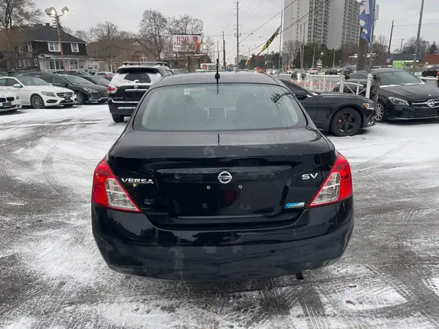2012 Nissan Versa 4dr Sdn CVT 1.6 SV in Cars & Trucks in City of Toronto - Image 5