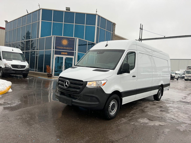 2022 Mercedes-Benz Sprinter Cargo Van Mercedes Benz SPRINTER 250 in Cars & Trucks in Oakville / Halton Region - Image 2