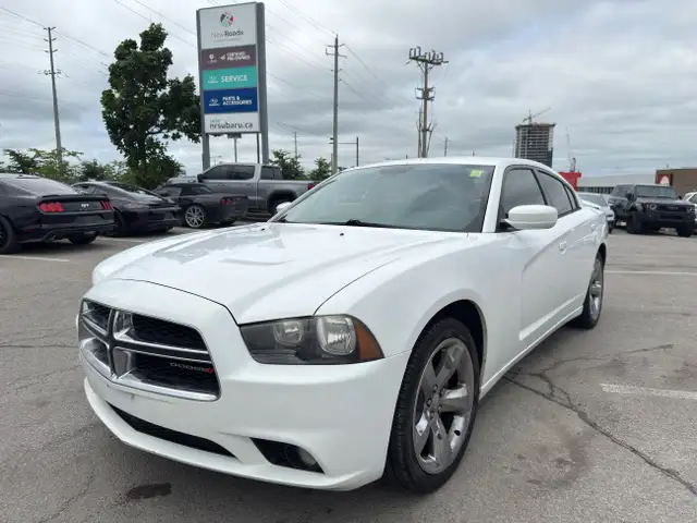 2013 Dodge Charger SXT CERTIFIED! in Cars & Trucks in Markham / York Region - Image 4