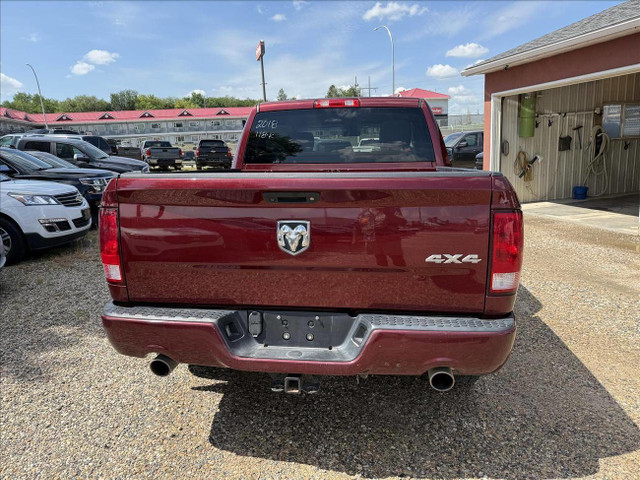 2018 RAM 1500 EXPRESSCrew Cab SWB 4WD in Cars & Trucks in Saskatoon - Image 4