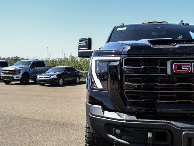 2025 GMC Sierra 2500HD AT4X in Cars & Trucks in Strathcona County - Image 13