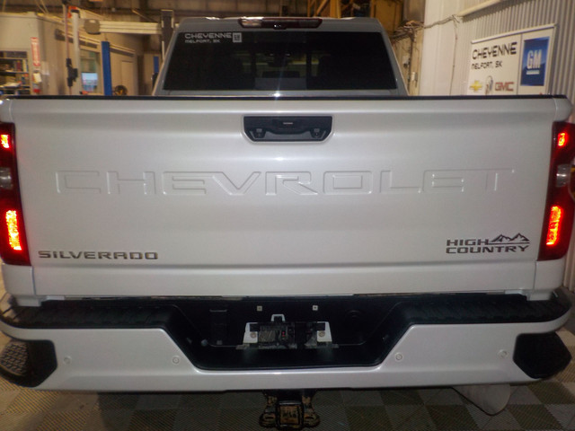 2022 Chevrolet Silverado 2500HD High Country 2500 4WD CREW HI... in Cars & Trucks in Prince Albert - Image 4