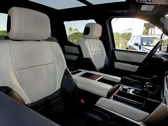 2023 Toyota Tundra 4x4 Crewmax Capstone Hybrid in Cars & Trucks in City of Toronto - Image 13