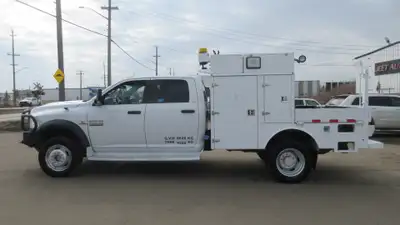 2015 DODGE RAM 5500 CREW CAB SERVICE TRUCK NEW ARRIVAL... AMVIC Licensed Dealership Financing is Ava...