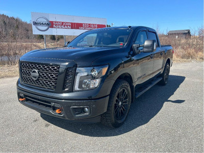  2018 Nissan Titan SV Midnight/10,990 Tow Capacity/Navigation