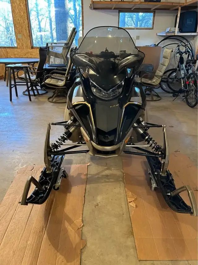 2023 YAMAHA SIDEWINDER SRX LE EPS 137 - $120 BI-WEEKLY! in Snowmobiles in Edmonton - Image 5