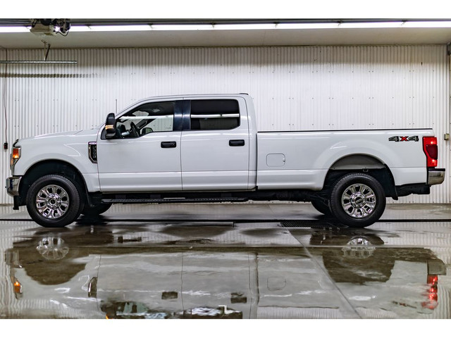 2022 Ford F-350 4x4 Crew Cab XLT Longbox PSeat BCam in Cars & Trucks in Grande Prairie - Image 3