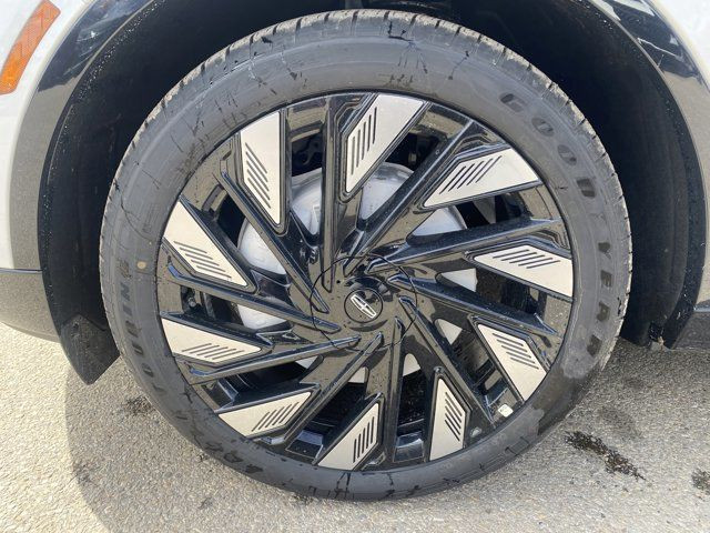 2025 Lincoln Nautilus Reserve in Cars & Trucks in Edmonton - Image 2