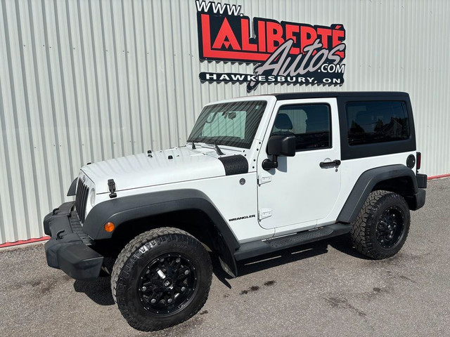 2014 Jeep Wrangler Sport Sport 4WD in Cars & Trucks in Ottawa