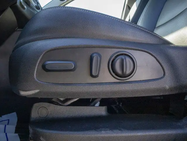 2024 GMC Terrain SLT - Lane Keeping Assist in Cars & Trucks in Belleville - Image 26