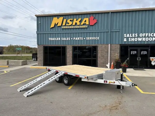 12' Aluminum Flatbed Trailer - Made in Canada in Cargo & Utility Trailers in Ottawa - Image 7
