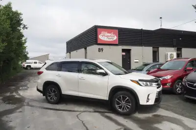 2019 Toyota Highlander XLE AWD 7 Passenger All Wheel Drive Sport Utility Heated Leather Navigation S...