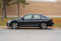 2025 VOLKSWAGEN JETTA HIGHLINE COMES WITH POWER SUNROOF, APPLE CARPLAY, ANDROID AUTO, INTERIOR AMBIE... (image 4)