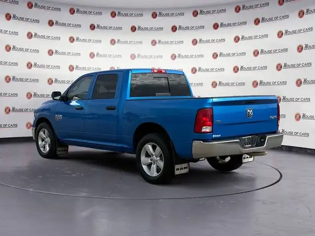 2022 Ram 1500 Classic SLT 4x4 Crew Cab 5'7 Box dans Autos et camions dans Ville d’Edmonton - Image 5