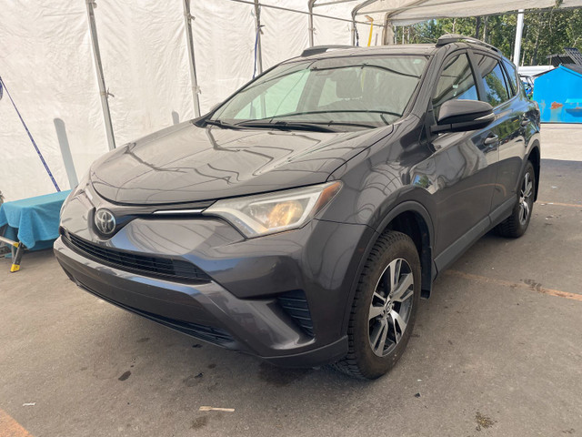 2018 Toyota RAV4 LE *SIÈGES CHAUFF* RÉG ADAPT BLUETOOTH GR SÉCUR in Cars & Trucks in Laurentides