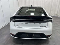 Toyota Prius Prime XSE Premium 2024 – Un futur électrisant vous attend! Ce bijou blanc pur fusionne... (image 5)