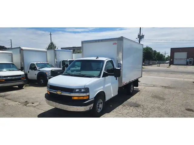 2020 GMC Savana Van G3500 - 12Ft Box - 6.0LV8 Gasoline - Pull Ou in Cars & Trucks in City of Toronto - Image 6