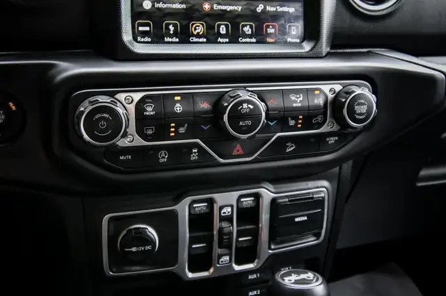 2018 Jeep Wrangler Unlimited Sahara • HEATED SEATS/STEERING • NA in Cars & Trucks in Cornwall - Image 21