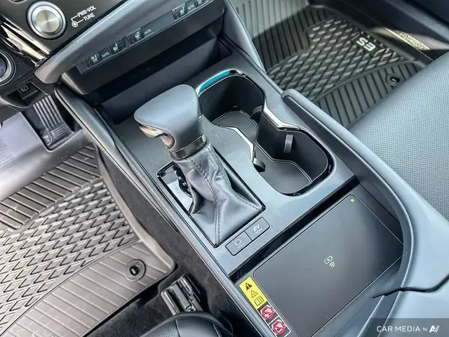 2025 Lexus ES 300h | F SPORT DESIGN| COMPANY CAR|ACCESORIES INCL in Cars & Trucks in City of Toronto - Image 19