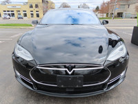 85D AWD - LOW LOW KMS - 100% CANADIAN VEHICLE Visit Our Website @ EliteLuxuryMotors.ca _____________... (image 6)