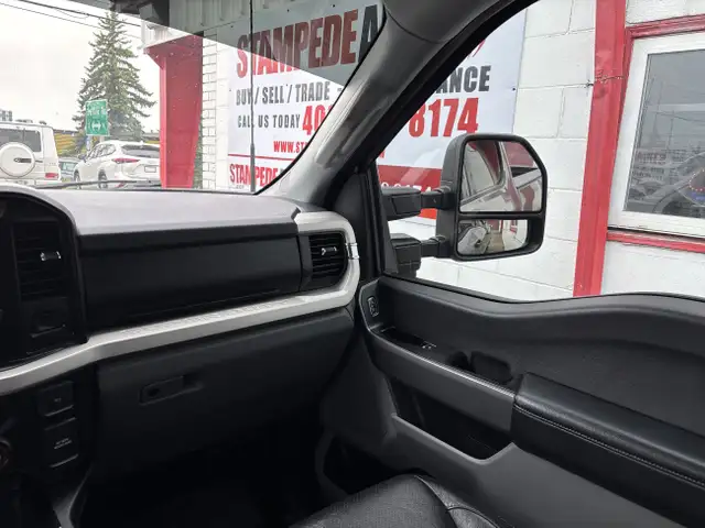 2023 Ford Super Duty F-350 SRW XLT | 6.7L DIESEL | CREW CAB | 8  dans Autos et camions dans Calgary - Image 14