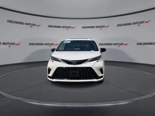 2021 Toyota Sienna XSE in Cars & Trucks in Hamilton - Image 4