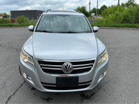 ALL WHEEL DRIVE / LEATHER INTERIOR / PANORAMIC SUN ROOF / HEATED SEATS / BACK UP CAMERA / TWO KEYS A... (image 1)