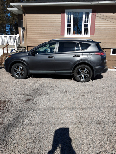 2016 Toyota RAV 4 XLE