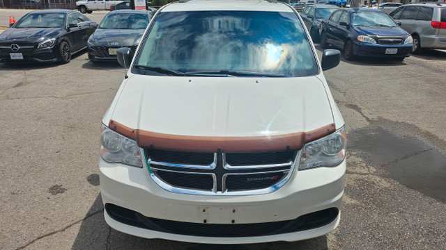 2013 Dodge Grand Caravan SXT in Cars & Trucks in London - Image 2