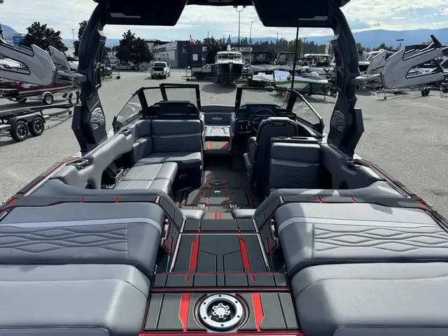 2025 Supra SV 450 in Powerboats & Motorboats in Saskatoon - Image 10
