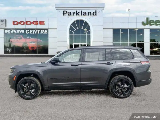 2025 Jeep Grand Cherokee L Altitude 4x4 Sunroof Nav Capable in Cars & Trucks in St. Albert - Image 3