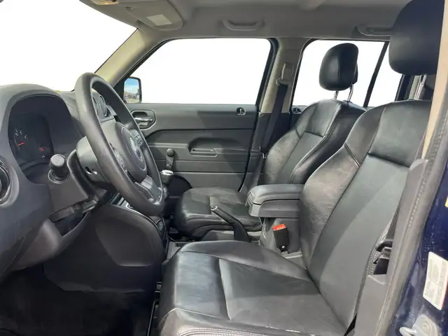 2012 Jeep Patriot 4WD 4dr Sport in Cars & Trucks in Calgary - Image 14