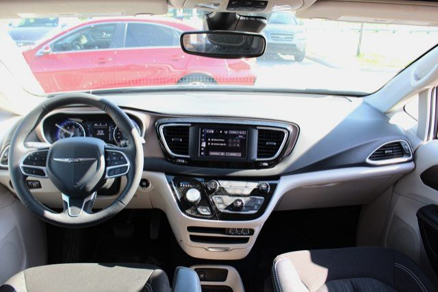 2024 Chrysler Grand Caravan SXT in Cars & Trucks in Calgary - Image 2