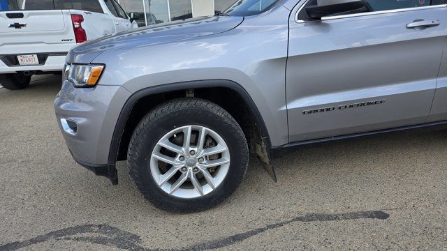 2017 Jeep Grand Cherokee Laredo in Cars & Trucks in Edmonton - Image 2