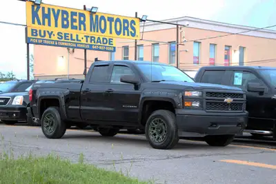 2014 Chevrolet Silverado 1500 Double Cab 4x4 5.3L with 173,388 original kilometers. Clean truck with...
