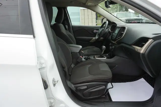 2017 Jeep Cherokee in Cars & Trucks in Oakville / Halton Region - Image 19