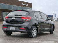 *Sunroof, Heated Steering Wheel, Blind Spot Detection, Heated Seats, Apple CarPlay!* Step into your... (image 5)
