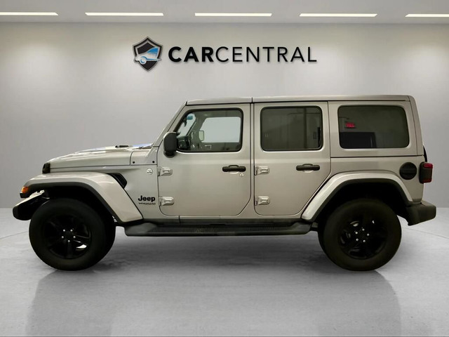 2020 Jeep Wrangler SAHARA ALTITUDE in Cars & Trucks in Barrie - Image 2