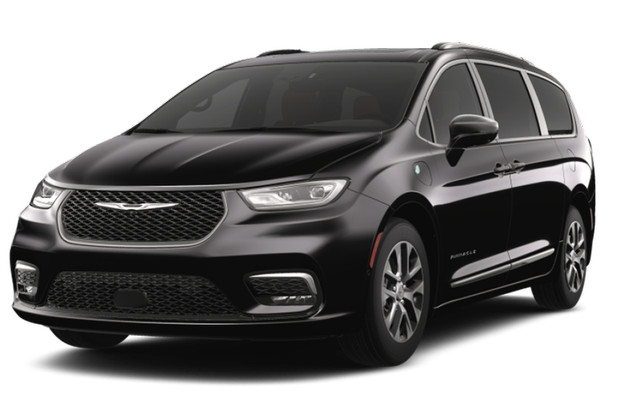 2023 Chrysler Pacifica Hybrid PINNACLE in Cars & Trucks in Annapolis Valley