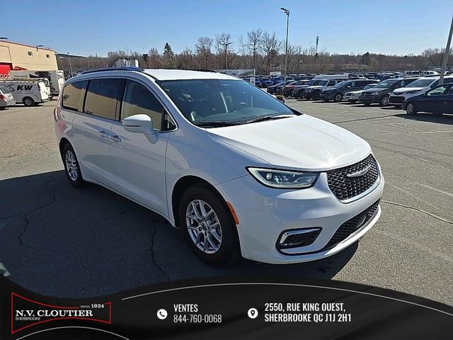 2021 Chrysler Pacifica Touring-L in Cars & Trucks in Sherbrooke - Image 3