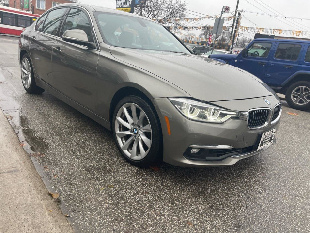 2017 BMW 3 Series 330i xDrive in Cars & Trucks in City of Toronto - Image 3