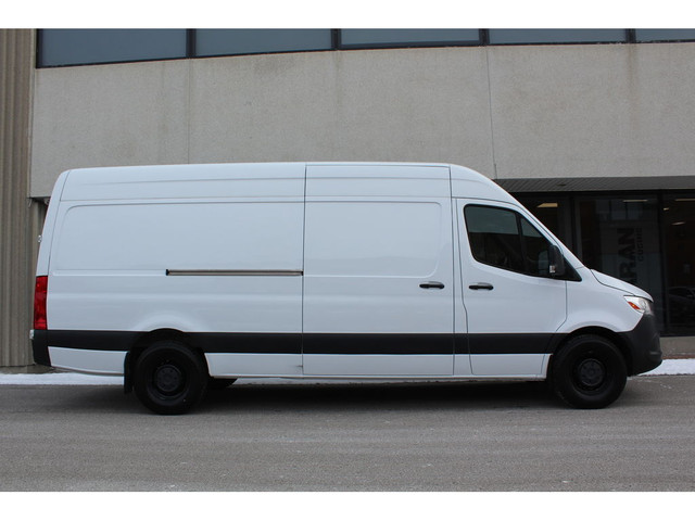 2020 Mercedes-Benz Sprinter Cargo Van 170\" HIGH ROOF - 3.0L DIE in Cars & Trucks in City of Toronto - Image 4