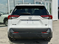 HEATED STEERING WHEEL & FRONT SEATS Engine: Regular Unleaded I-4 2.5 L/152 L/100Km City: 8.8 L/100Km... (image 3)