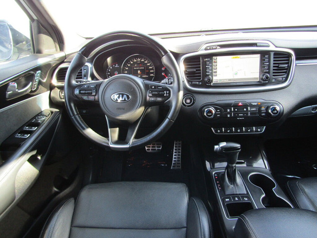 2017 Kia Sorento AWD 4dr SX Turbo LOADED/NAVI/LEATHER/PANO-ROOF in Cars & Trucks in Calgary - Image 2