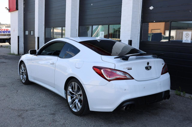 2015 Hyundai Genesis Coupe 3.8L GT - MANUAL|SUNROOF|NAVI|CAMERA| in Cars & Trucks in City of Toronto - Image 4