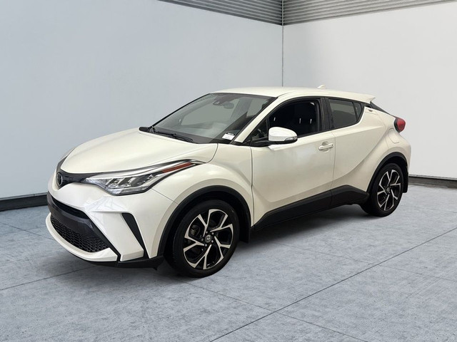 2021 Toyota C-HR 2L XLE Mags AutoStart Toyota Safety CarPlay Spo in Cars & Trucks in Laval / North Shore - Image 3