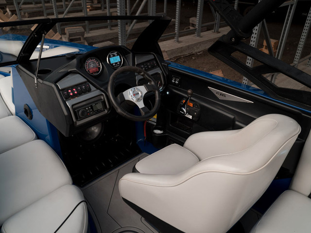  2012 Axis A22 in Powerboats & Motorboats in Granby - Image 4