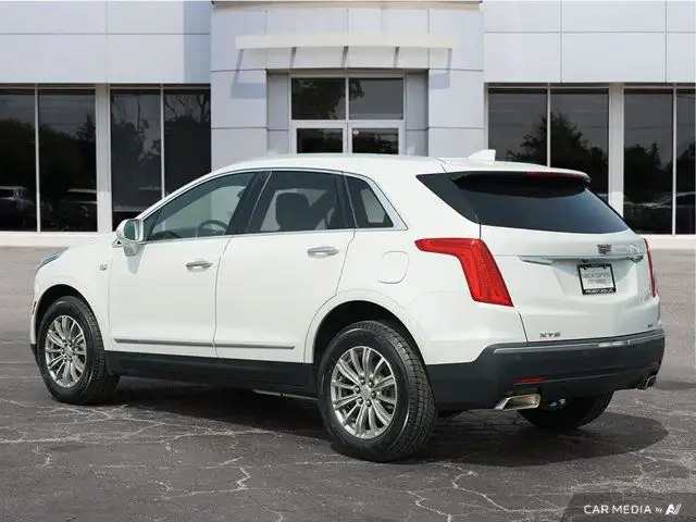 2017 Cadillac XT5 Luxury FWD | Sunroof | Navigation | Memory in Cars & Trucks in Windsor Region - Image 5